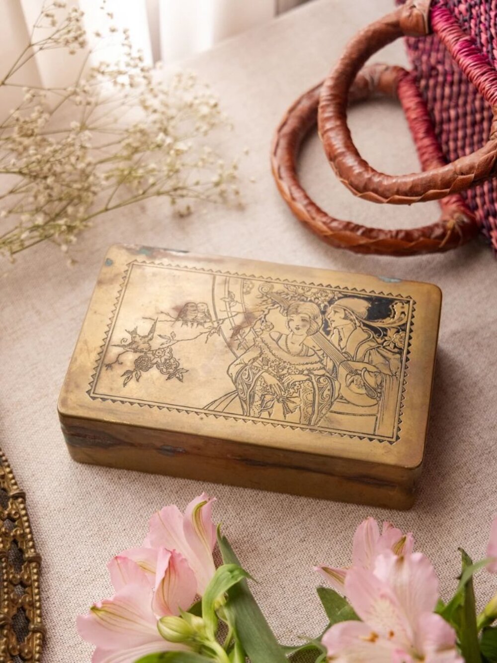 Antique Brass Rectangular Apollo Chocolate Candy Box - Picture 5 of 16